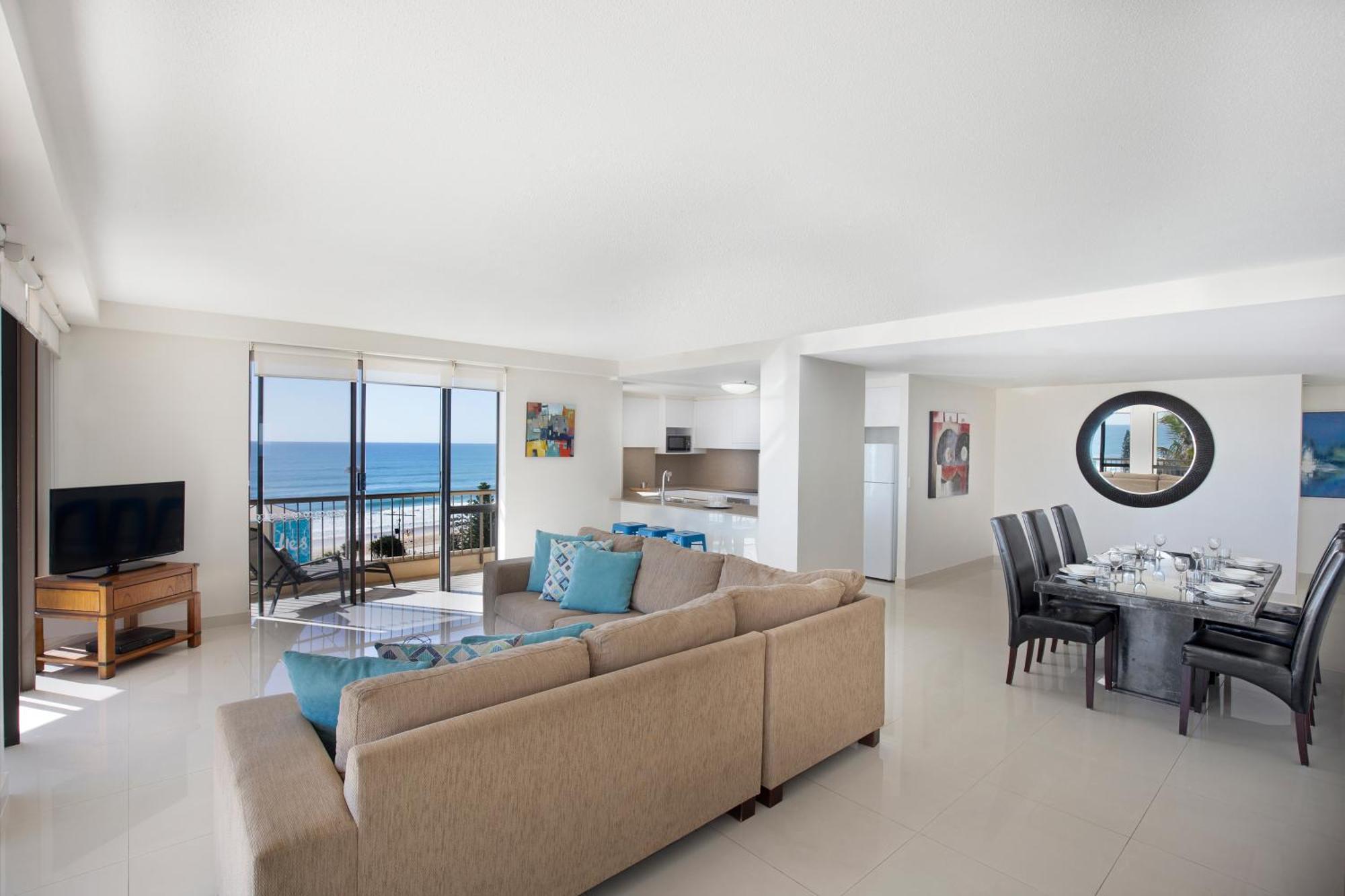 Three-Bedroom Apartment,1212551989:JPEG