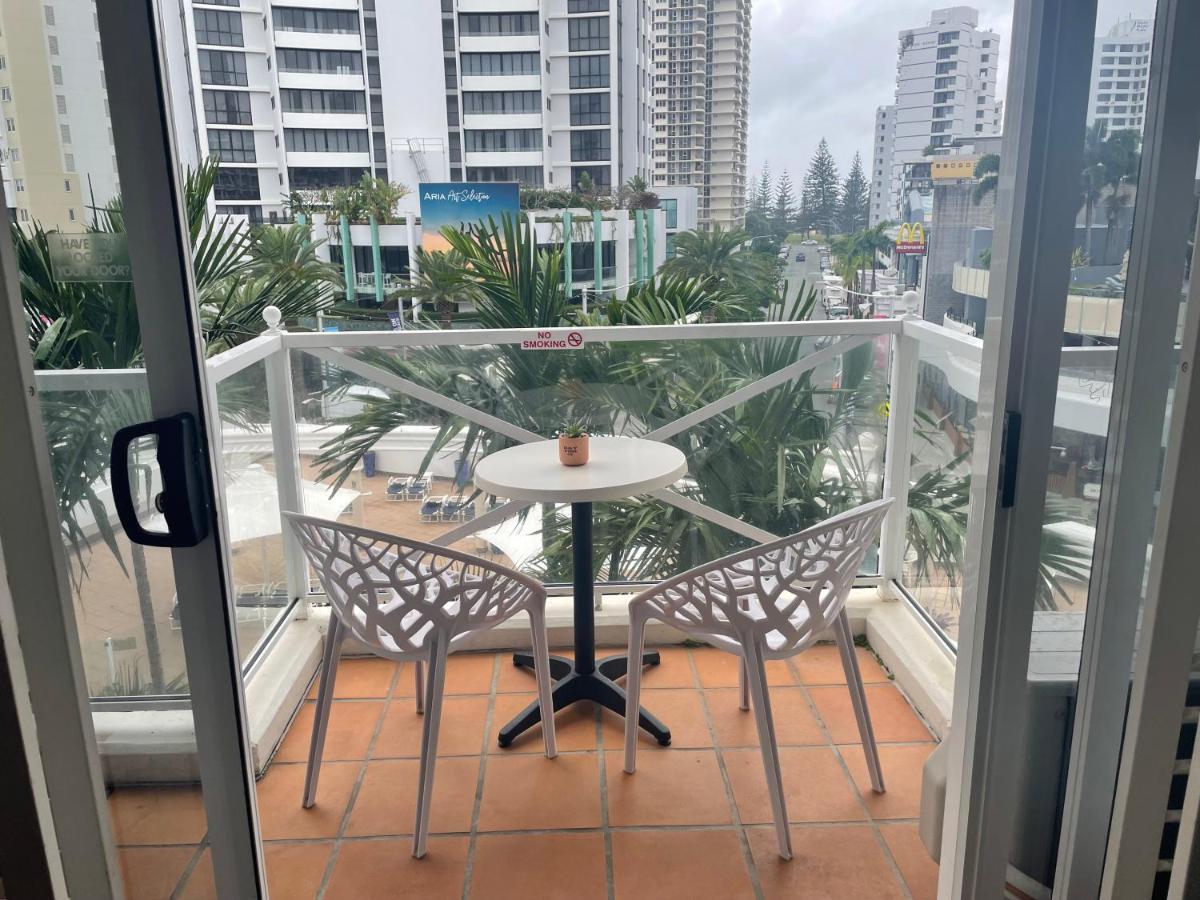 Hotel Room,1672599070:JPEG