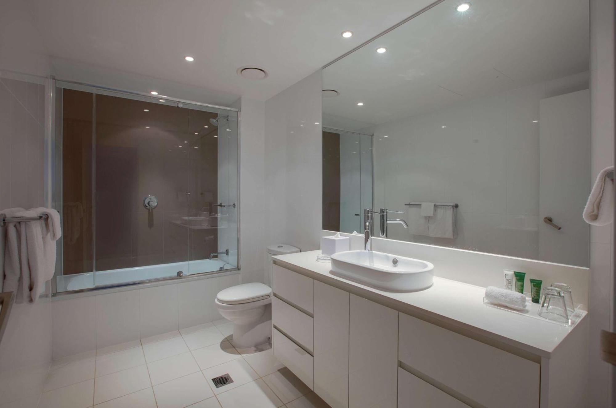 Two Bedroom Two Bathroom Sky High Residence,1552619074:JPEG