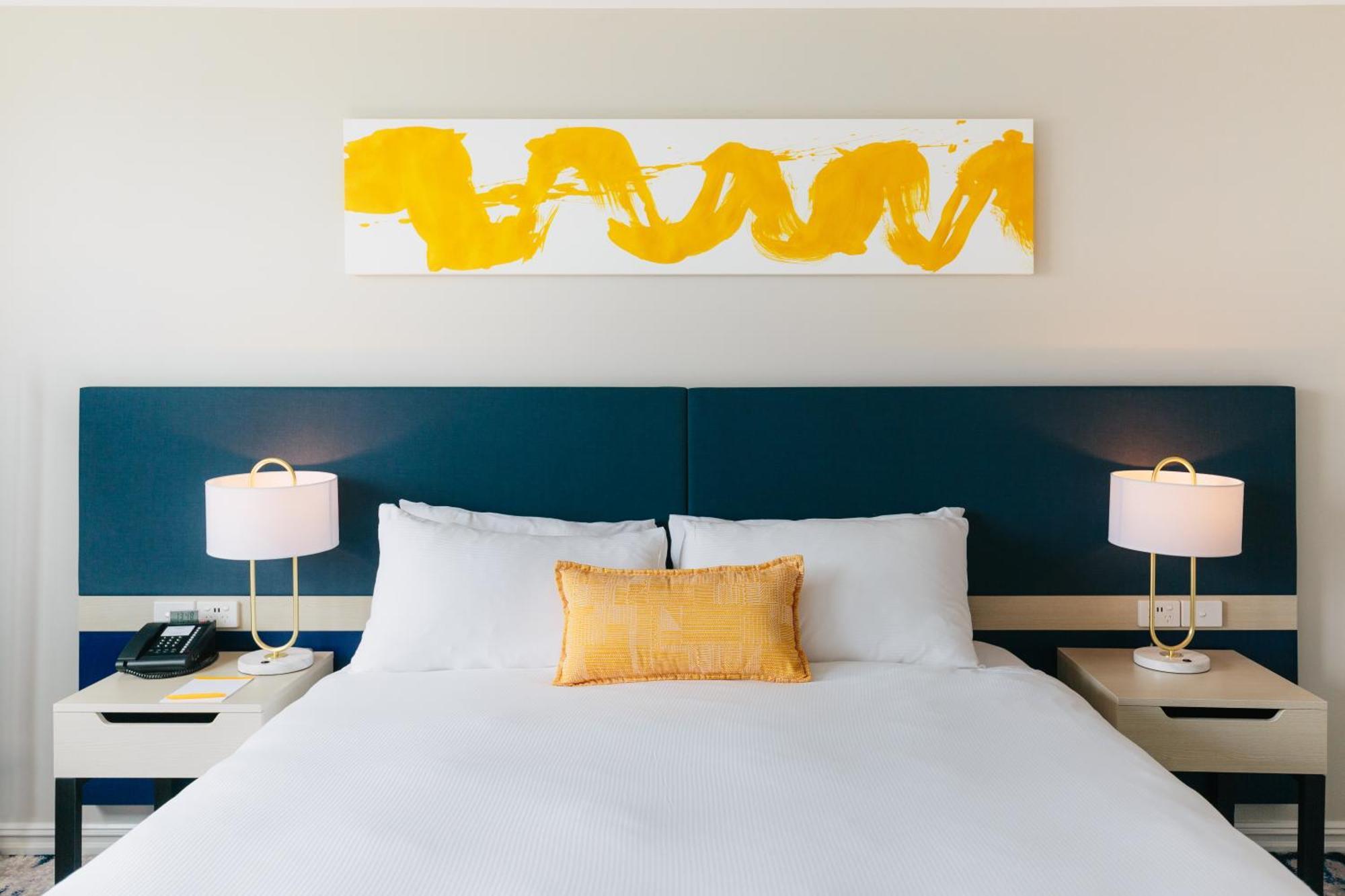 Premium King Room with Mountain View,1765581903:JPEG